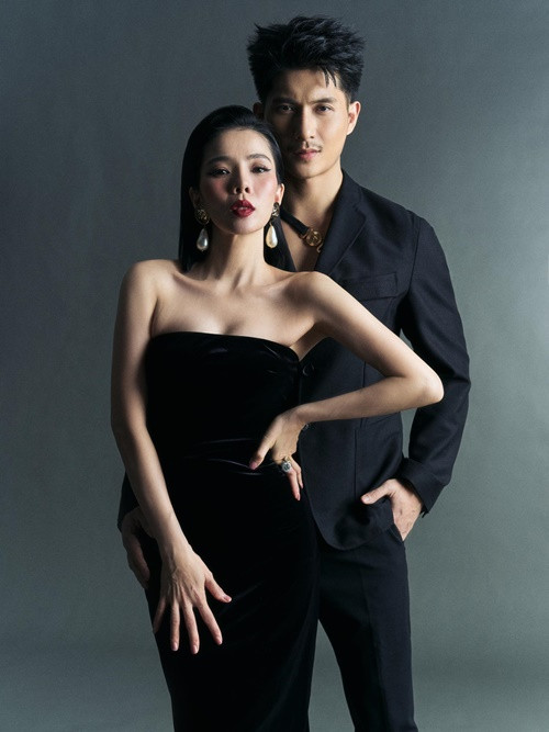 Lâm Bảo Châu hết mực chiều chuộng bạn gái hơn anh 12 tuổi.