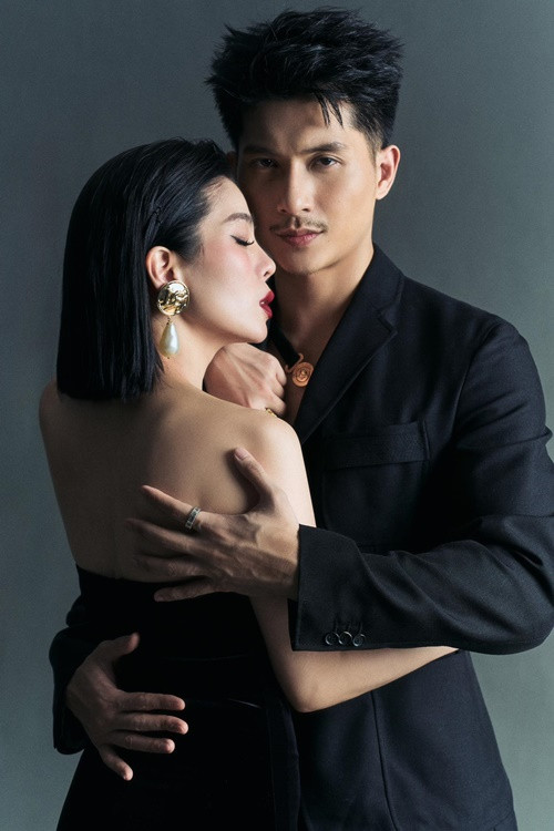 Mừng Lệ Quyên đón tuổi 44, Lâm Bảo Châu chia sẻ bộ ảnh ngọt ngào bên nữ ca sĩ.