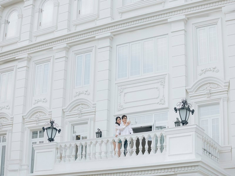 Phương Lê đang sống trong biệt thự 200 tỷ cùng Vũ Luân. Ảnh: NVCC.