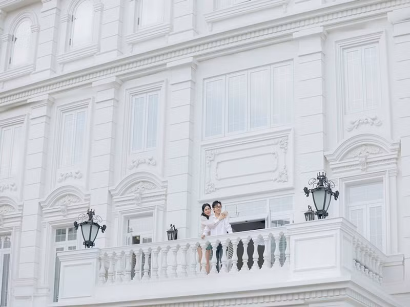 Phương Lê đang sống trong biệt thự 200 tỷ cùng Vũ Luân. Ảnh: NVCC.