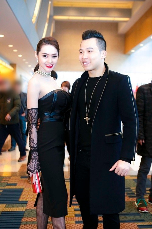 Linh Chi từng là "gà cưng" của Khắc Tiệp. Cô rời công ty của Khắc Tiệp vào năm 2015 do hết hợp đồng cũng như cô muốn đi con đường riêng. Ảnh: Phununews.