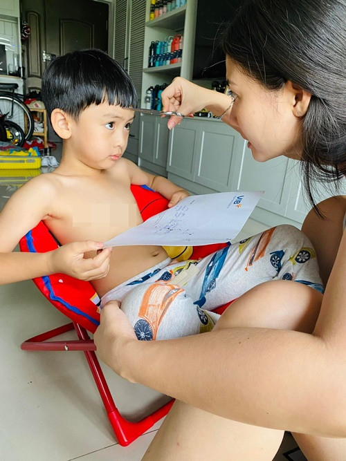 Tháng 8/2024, nữ diễn viên bất ngờ tuyên bố ngưng đóng phim để tập trung chăm lo cho con trai.