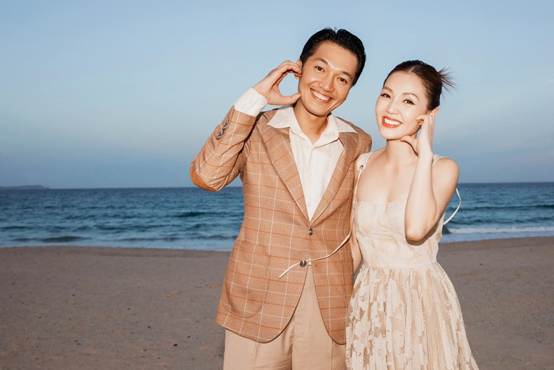 Linh Phi làm quản lý cho Quang Tuấn, là người giữ tiền trong gia đình.