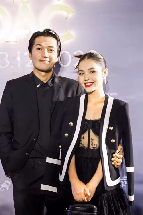 Vợ Quang Tuấn là ca sĩ, MC Linh Phi. Cặp đôi kết hôn vào năm 2016 sau 3 năm hẹn hò.