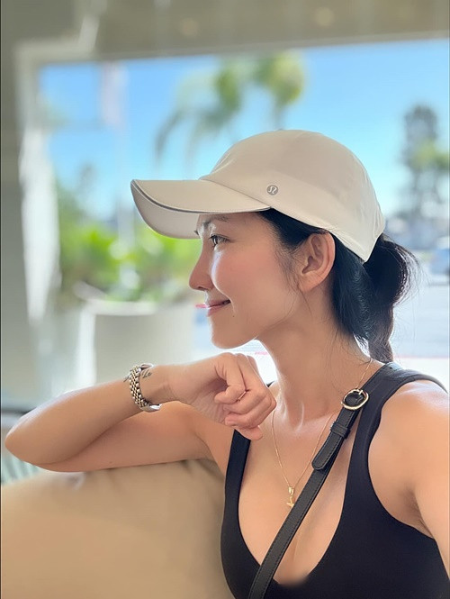 “Út Ráng” khoe body thon gọn, quyến rũ sau 2 lần sinh nở. Ảnh: FB Kim Hiền.