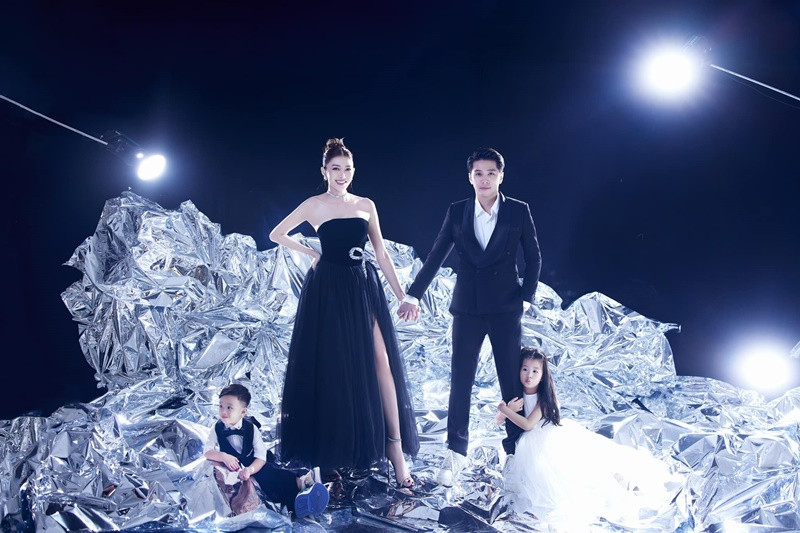 Lê Hà có hai con với Võ Trần Trung Hiếu - chủ một chuỗi cửa hàng trà sữa.