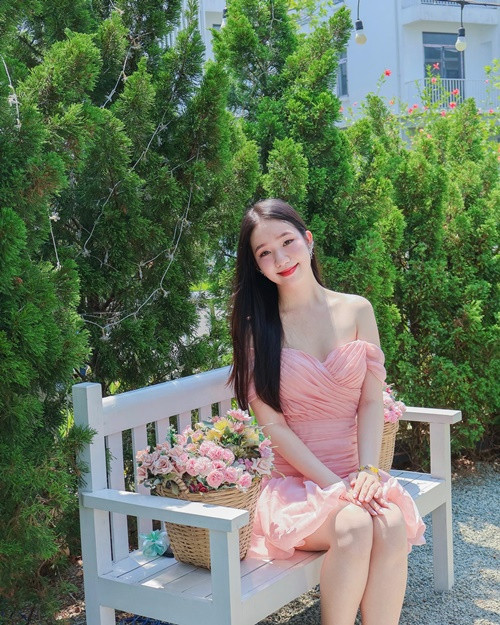 Phương Nhi chia sẻ trên Tiền Phong, tại phòng nhân trắc học của cuộc thi Hoa hậu Việt Nam 2024, cô được các bác sĩ khen có làn da đẹp.