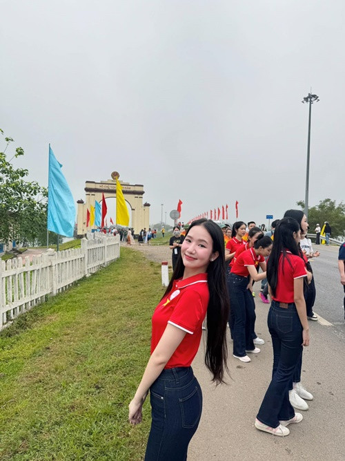 Phương Nhi luôn được mẹ ủng hộ thi nhan sắc, làm MC.