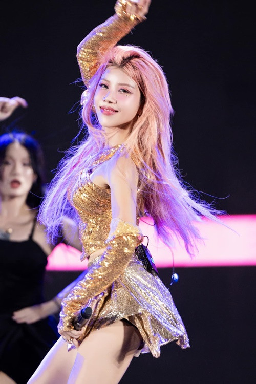 Trang Pháp trở thành trưởng nhóm thành đoàn của Chị đẹp đạp gió rẽ sóng 2023. Ngoài ra, giọng ca 8x còn là thành viên của nhóm Lunas, ra mắt năm 2024.