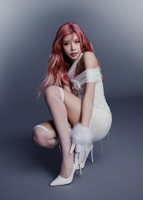 Nữ ca sĩ sở hữu thân hình ngày càng quyến rũ. Để giữ hình thể thon gọn, cô dành nhiều thời gian tập luyện. Một trong những môn thể thao yêu thích của Trang Pháp là boxing.