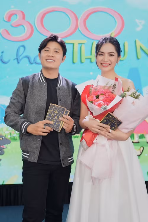 Duyên Quỳnh chia sẻ trên An Ninh Thủ Đô, việc cô góp mặt trong dự án Cùng con tập hát không phải vì mối quan hệ thân thiết với nhạc sĩ Nguyễn Văn Chung mà vì ý nghĩa mà chương trình mang đến. Ảnh: FB Duyên Quỳnh.