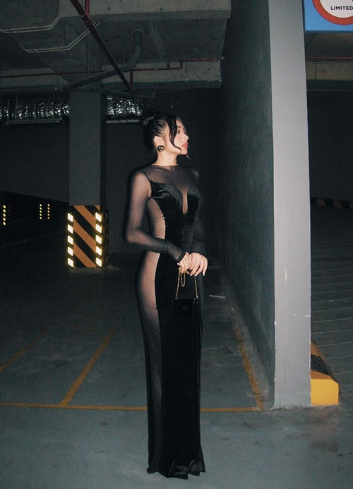 Trong cuộc phỏng vấn với Thương Hiệu Pháp Luật, Yaya Trương Nhi từng có thời gian muốn ăn mặc kín đáo hơn.