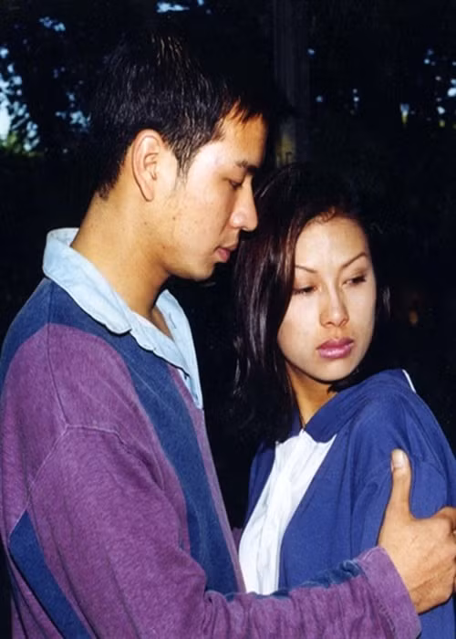 Khánh Ly đóng vai Thủy - cô gái cá tính trong Hoa cỏ may. Sau đó, cô tham gia một số bộ phim như: Nắng chiều, Ngày hè sôi động và Cảnh sát hình sự - Chuyên án thường nhật rồi nghỉ đóng phim. Ảnh: Dân Việt.