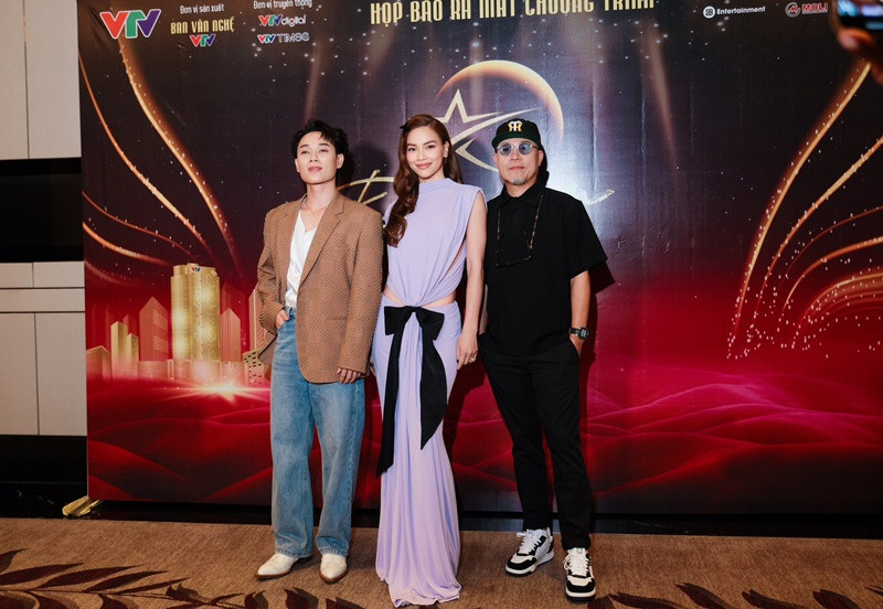 Hà Hồ ca hát, đắt show quảng cáo. Mới đây, cô trở lại truyền hình với vai trò giám khảo của chương trình Điểm hẹn tài năng của VTV. Ảnh: FB Hồ Ngọc Hà.