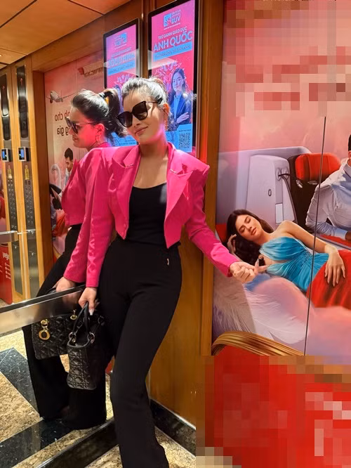 Ngoài chăm sóc các con, Vũ Thu Phương dành nhiều thời gian kinh doanh, tham gia sự kiện.