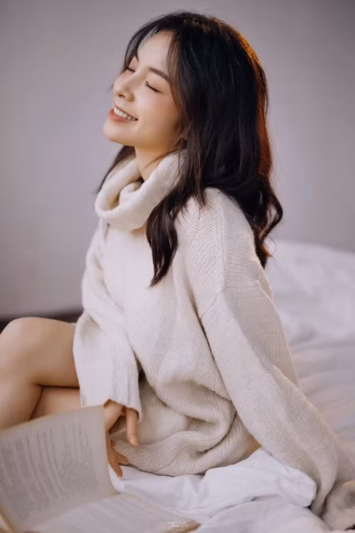 Trong cuộc phỏng vấn với Znews, Trần Vân cho biết, từ các vai nhỏ, cát-sê ít ỏi chỉ 100.000 đồng, cô đã có những vai lớn hơn. Ảnh: FB Trần Vân.