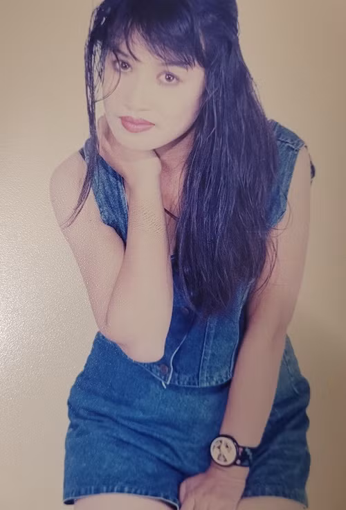Diễn viên Tú Oanh khoe ảnh thời thanh xuân gây chú ý.