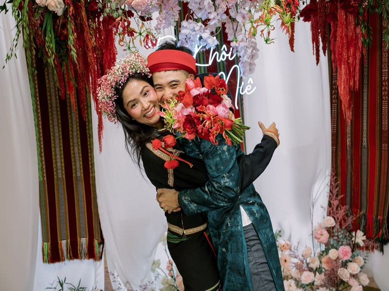 H'hen Niê và Tuấn Khôi nhận được lời chúc phúc từ nhiều khán giả. Ảnh: FB H'hen Niê.