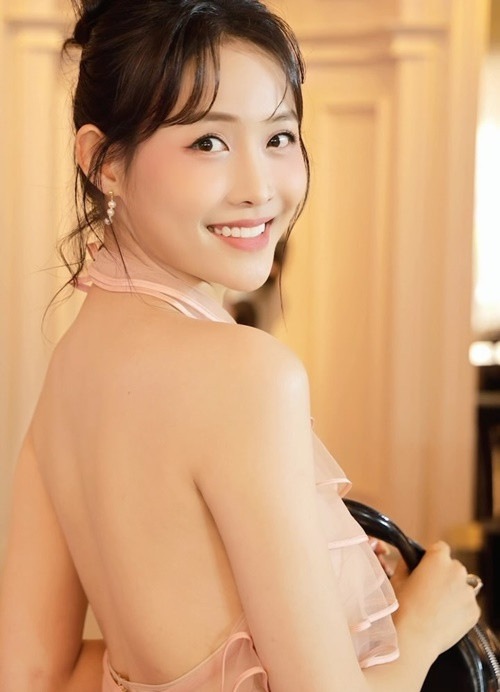  Trương Mỹ Nhân sinh con gái đầu lòng năm 2020 và con gái thứ hai năm 2024.