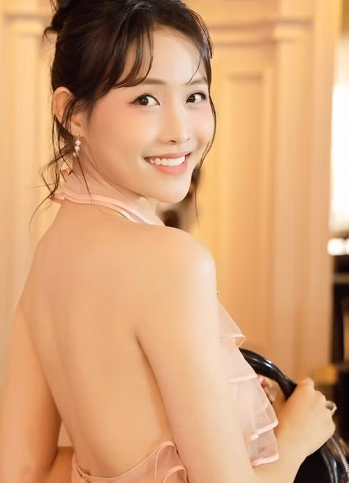  Trương Mỹ Nhân sinh con gái đầu lòng năm 2020 và con gái thứ hai năm 2024.