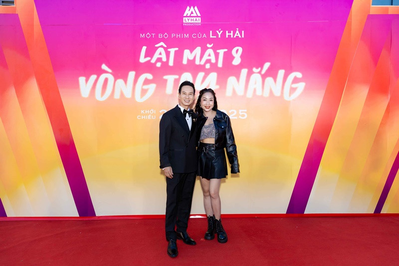 Buổi ra mắt phim còn có sự góp mặt của Ốc Thanh Vân.