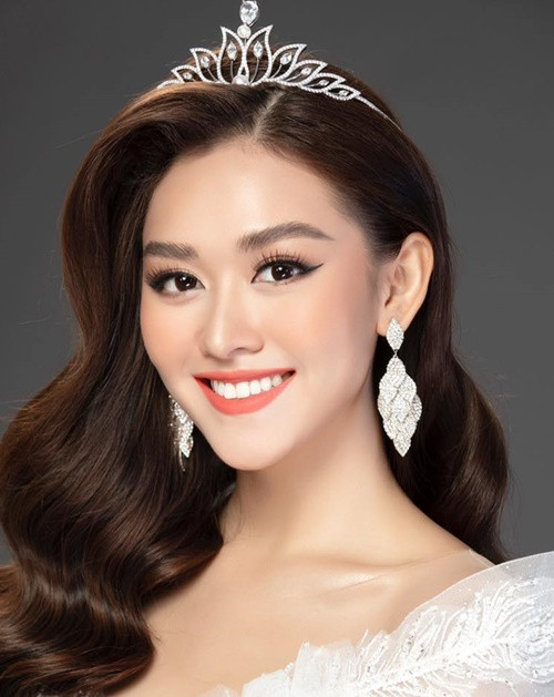 Tường San sở hữu vẻ đẹp tự nhiên, trong trẻo khi đoạt á hậu. Ảnh: FB Tường San.