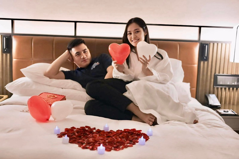 Chia sẻ trên Vietnamnet, Nông Thúy Hằng cho biết, cô và bạn trai quen nhau từ chuyến đi thiện nguyện ở tỉnh Hà Giang. Ảnh: FB Nông Thúy Hằng.