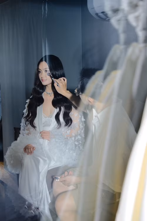 Nông Thúy Hằng đăng quang Hoa hậu các dân tộc Việt Nam 2022. Năm 2023, cô đoạt á hậu 2 cuộc thi Hoa hậu Hữu nghị Quốc tế. Ảnh: FB Nông Thúy Hằng.