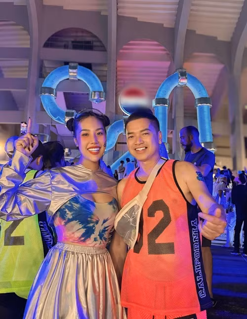 Trên trang cá nhân, diễn viên Quang Minh và Tăng Khánh Chi đồng loạt khoe ảnh du lịch. Cặp đôi đến Thái Lan vào dịp lễ hội té nước Songkran. Ảnh: FB Tăng Khánh Chi.