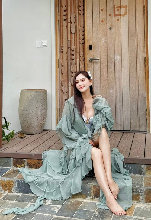 Sắc vóc của Thu Thủy nuột nà sau 2 lần sinh nở.