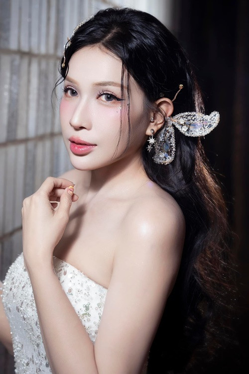 Khả Như là một trong những mỹ nhân hài làng Việt. Cô sở hữu chiều cao khiêm tốn nhưng vóc dáng cân đối, gợi cảm. Ảnh: FB Khả Như.