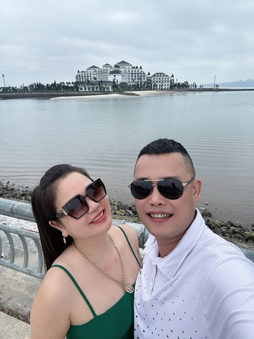 Trên trang cá nhân, Thu Hà vừa khoe loạt ảnh tình tứ bên diễn viên Hiệp Gà. Ảnh: FB Thu Hà.