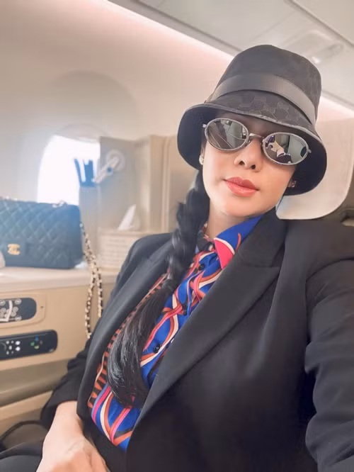 Nữ diễn viên kiêm ca sĩ trở lại với công việc sau 2 tháng ở cữ.