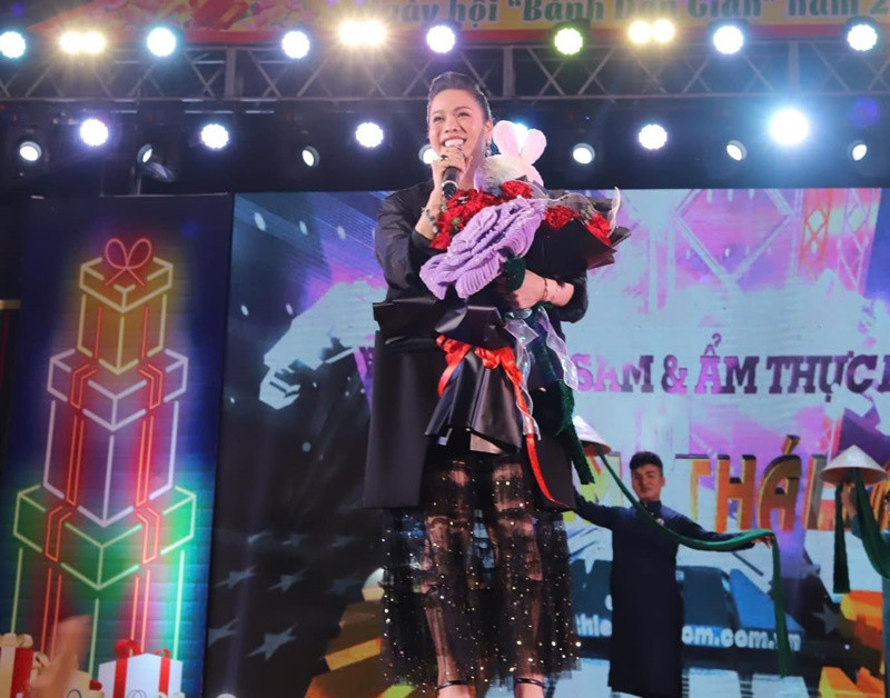 Cách đây ít ngày, Nhật Kim Anh đi hát trở lại sau khi sinh nở.