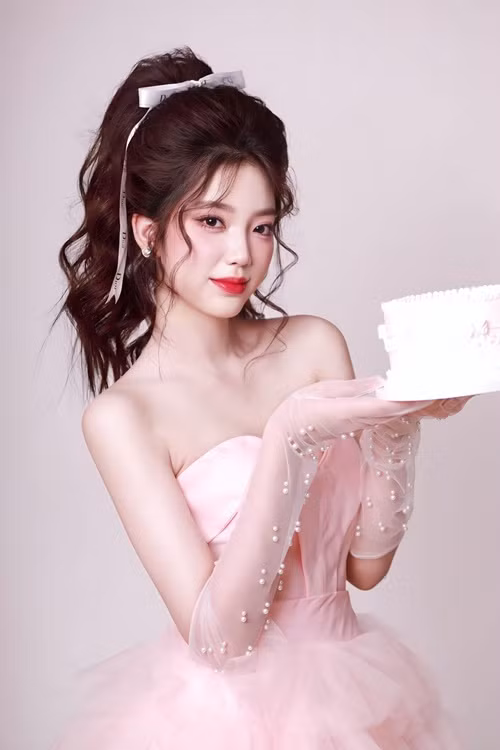 Bác sĩ nhân trắc học còn khen ngợi Quỳnh Trang sở hữu gương mặt đậm chất Á Đông.