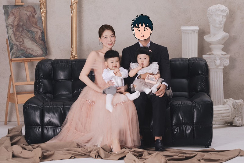 Mới đây, Sam và chồng người Hàn Quốc chụp ảnh nghệ thuật cùng các con.