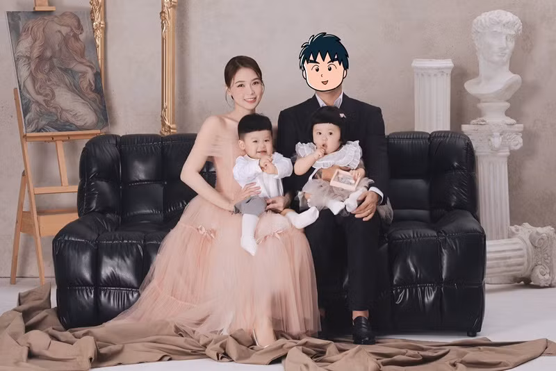 Mới đây, Sam và chồng người Hàn Quốc chụp ảnh nghệ thuật cùng các con.