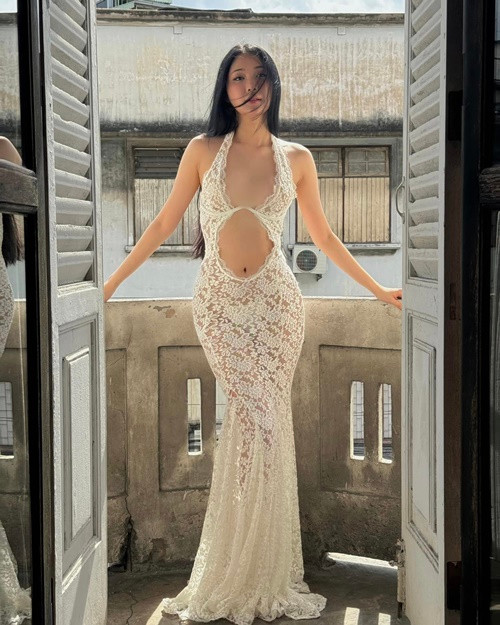 Sau 10 năm được Khắc Tiệp giới thiệu, Quỳnh Hương quyến rũ hơn bội phần. Ảnh: FB Quỳnh Hương.