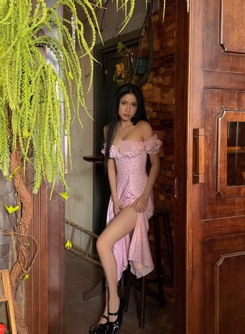 Quỳnh Hương kín tiếng về chuyện tình cảm trong 10 năm qua. Ảnh: FB Quỳnh Hương.