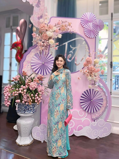 Sau khi kết hôn, Thanh Tú sống trong một biệt thự ở Hà Nội.