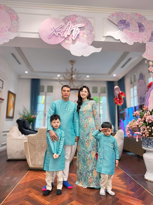 Mỗi dịp lễ Tết, biệt thự của vợ chồng Thanh Tú được trang hoàng lộng lẫy.