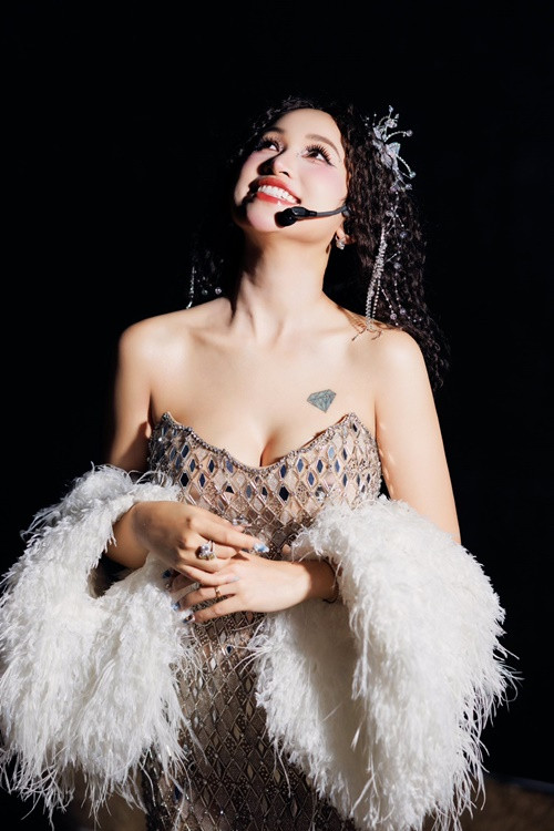 Ngay trước khi vướng lùm xùm, Vân Hugo tham gia concert Chị đẹp. Ảnh: FB Vân Hugo.