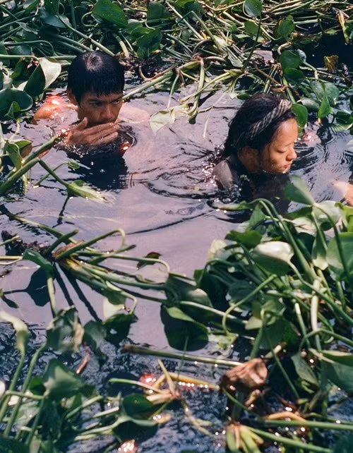 Hồ Thu Anh chia sẻ ảnh hậu trường cảnh quay bên Quang Tuấn. Ảnh: FB Hồ Thu Anh.