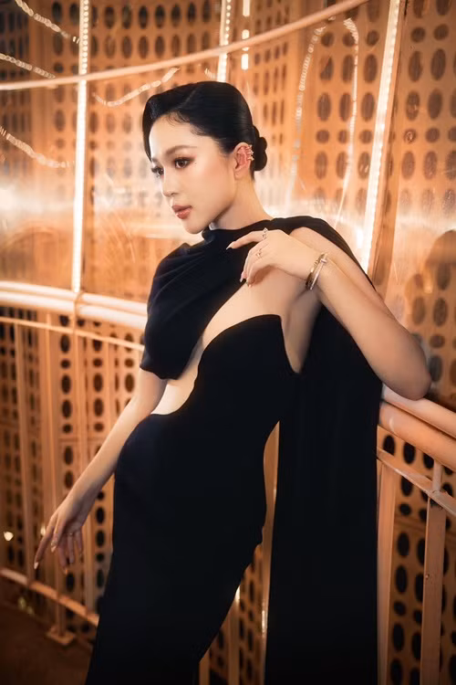 Nhiều người đặt kỳ vọng cô nối gót Thanh Thủy đăng quang Hoa hậu Quốc tế.