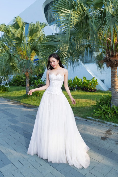 Kiều Duy sở hữu giọng hát ngọt ngào nên được động viên phát triển trong lĩnh vực ca hát.