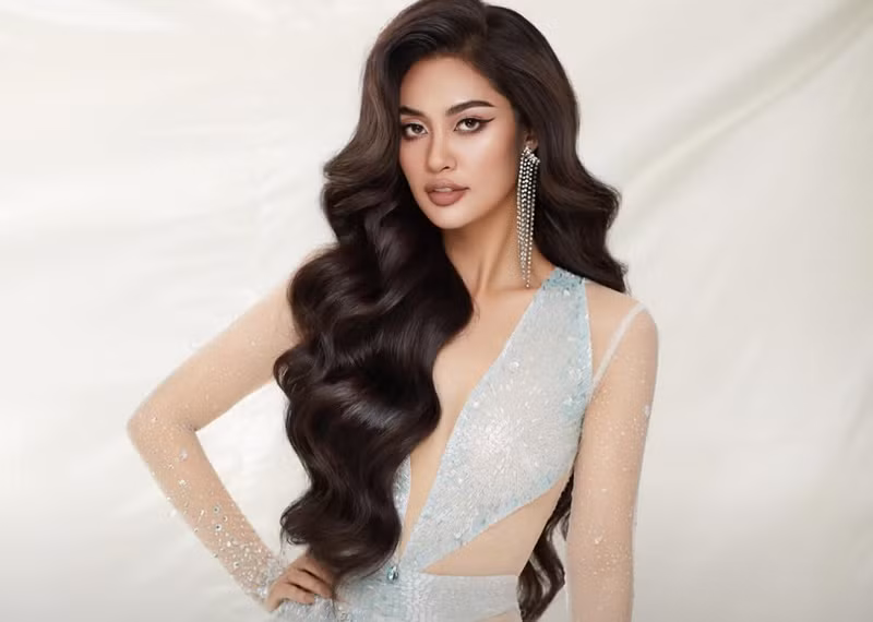 “Sau nhiều suy nghĩ và cân nhắc, Hằng xin phép được rút khỏi cuộc thi Miss Cosmo Vietnam 2025 bởi hiện tại, Hằng đang bước vào một giai đoạn hoàn toàn mới trong cuộc đời. Hằng chuẩn bị lập gia đình và bắt đầu cuộc sống hôn nhân”, Hoa hậu Nông Thúy Hằng viết trên trang cá nhân. Ảnh: FB Nông Thúy Hằng.