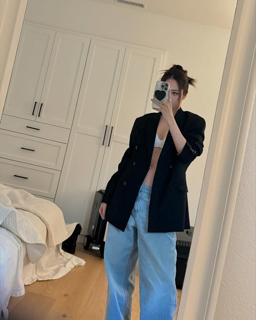 Để giữ hình thể thon gọn, Bảo Anh chăm chỉ tập luyện. Cô đặc biệt yêu thích bộ môn yoga, gym.