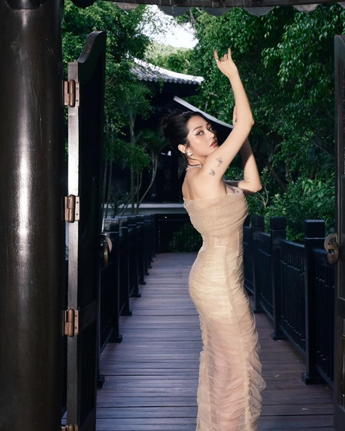 Bảo Anh bí mật mang bầu, sinh con gái. Cô chỉ thừa nhận chuyện có con vào năm 2024 sau sự cố "trượt tay" khoe ảnh ái nữ.