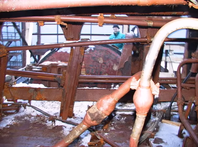 Sau khi mọi kết nối với tàu hoàn toàn thất bại, lúc 18h30 ngày 13/8, Thủ tướng Nga điều động các lực lượng tới ứng cứu nhưng hoạt động này gặp trở ngại do thời tiết ở biển Barents quá xấu. Ngày 16/8, Bộ trưởng Bộ Ngoại giao Nga chính thức đề nghị Anh và Na Uy giúp đỡ.