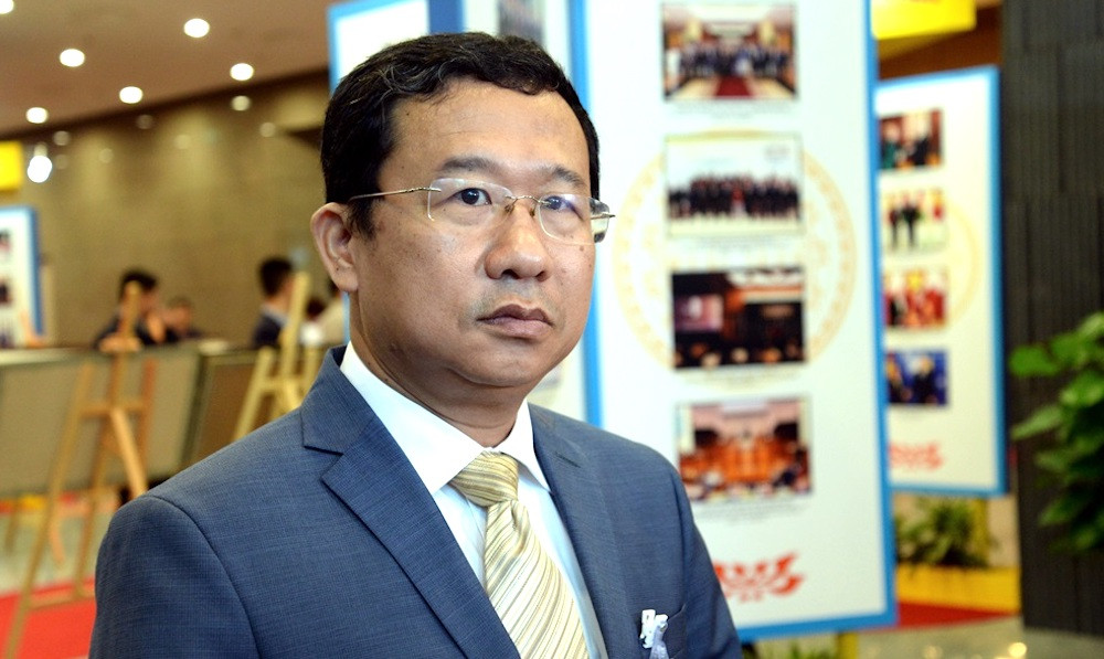  Chủ nhiệm Ủy ban Đối ngoại Vũ Hải Hà: Sinh: 1969, quê Hải Hậu, Nam Định. Chức vụ: Ủy viên Trung ương Đảng: Khóa XIII; Phó Chủ nhiệm Ủy ban Đối ngoại của Quốc hội; Đại biểu Quốc hội: Khóa XIII, XIV; Trình độ lý luận chính trị: Cao cấp; Trình độ chuyên môn: Thạc sĩ Quản lý chính sách công, Cử nhân Luật, Cử nhân Ngôn ngữ. 